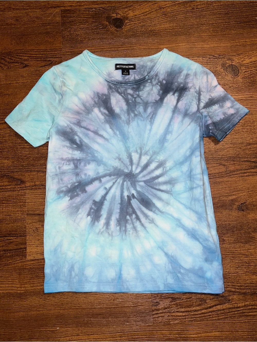 PrettyLittleThing Ocean Blue Tie-Dye Swirl Short Sleeve Crewneck Shirt Size M